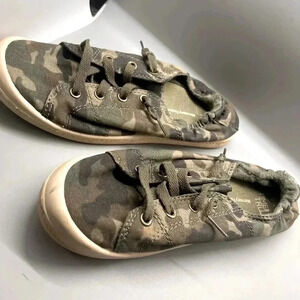 Women’s 6.5 time and tru camo shoes